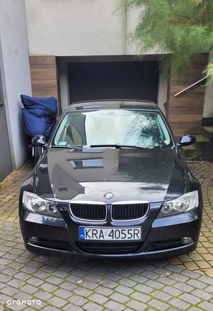 BMW Seria 3 320i - 1