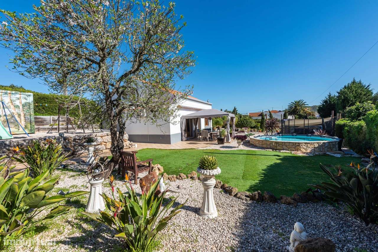 Casa tradicional reformada com grande jardim em Budens-20