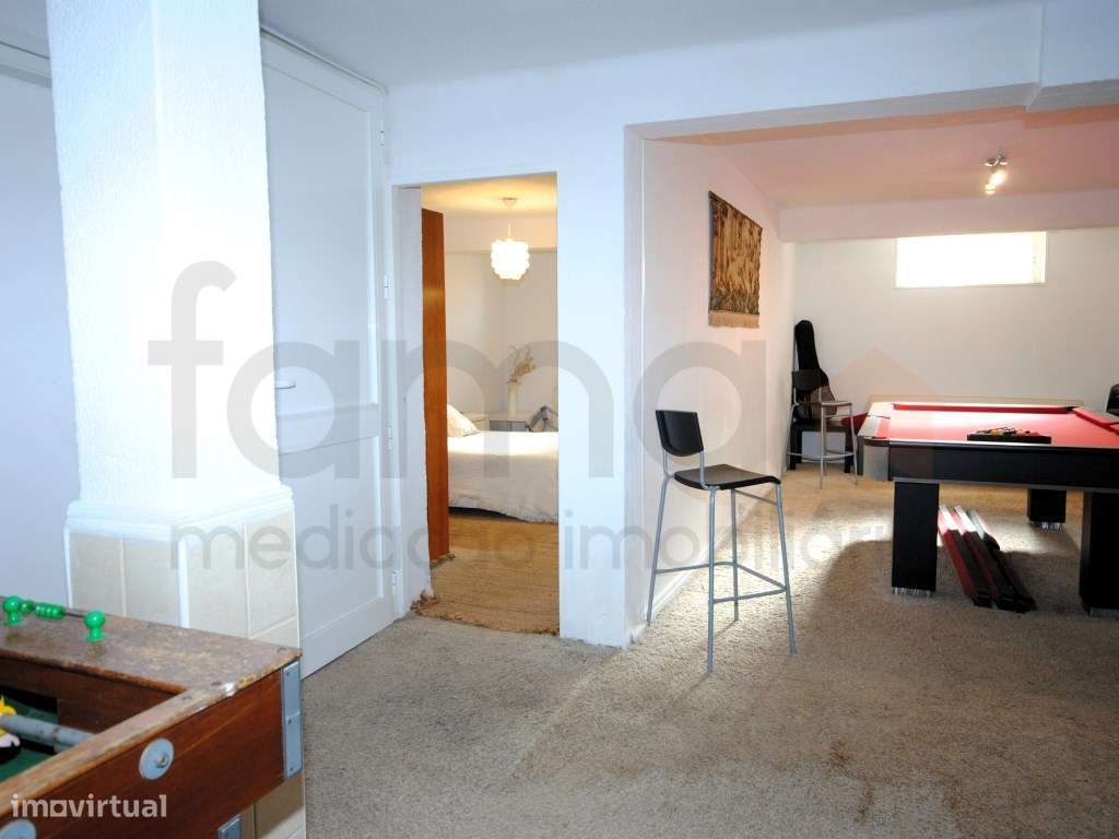 **Oportunidade Única: Moradia T6 à Venda!**-50