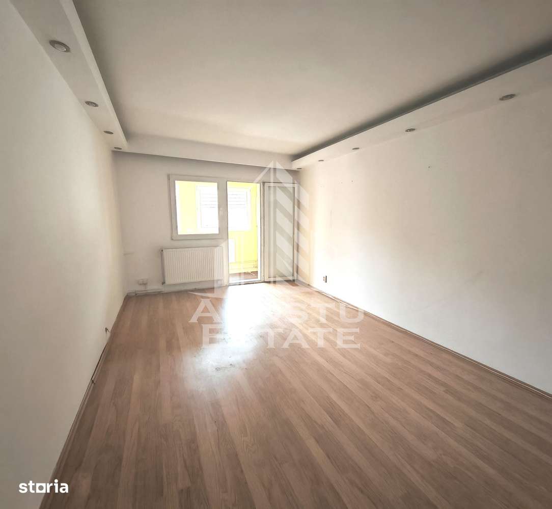 Apartament cu 2 camere, decomandat, centrala proprie, Torontalului - Imagine principală: 4/9
