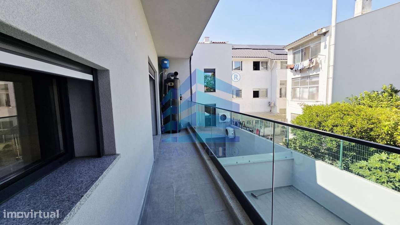 Apartamento T2 Duplex com terraço  centro de Esgueira-13