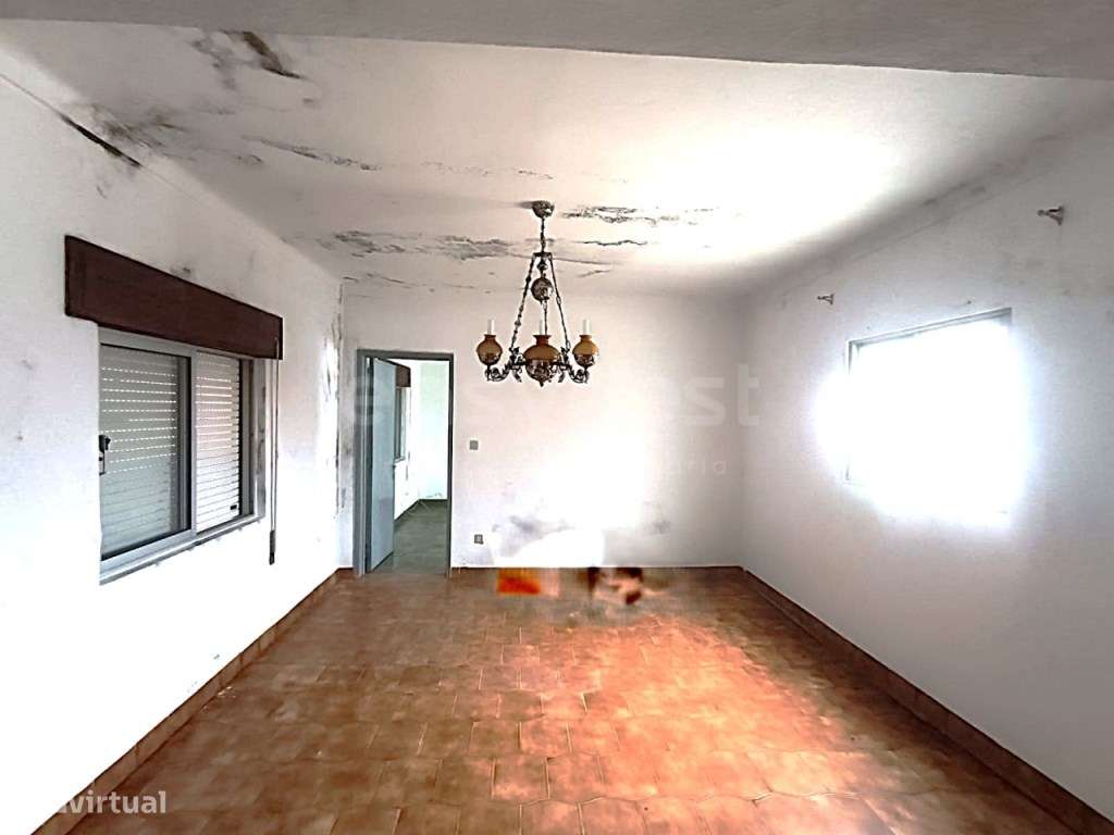 Fantástica moradia com 2 pisos, anexos e comercio-20