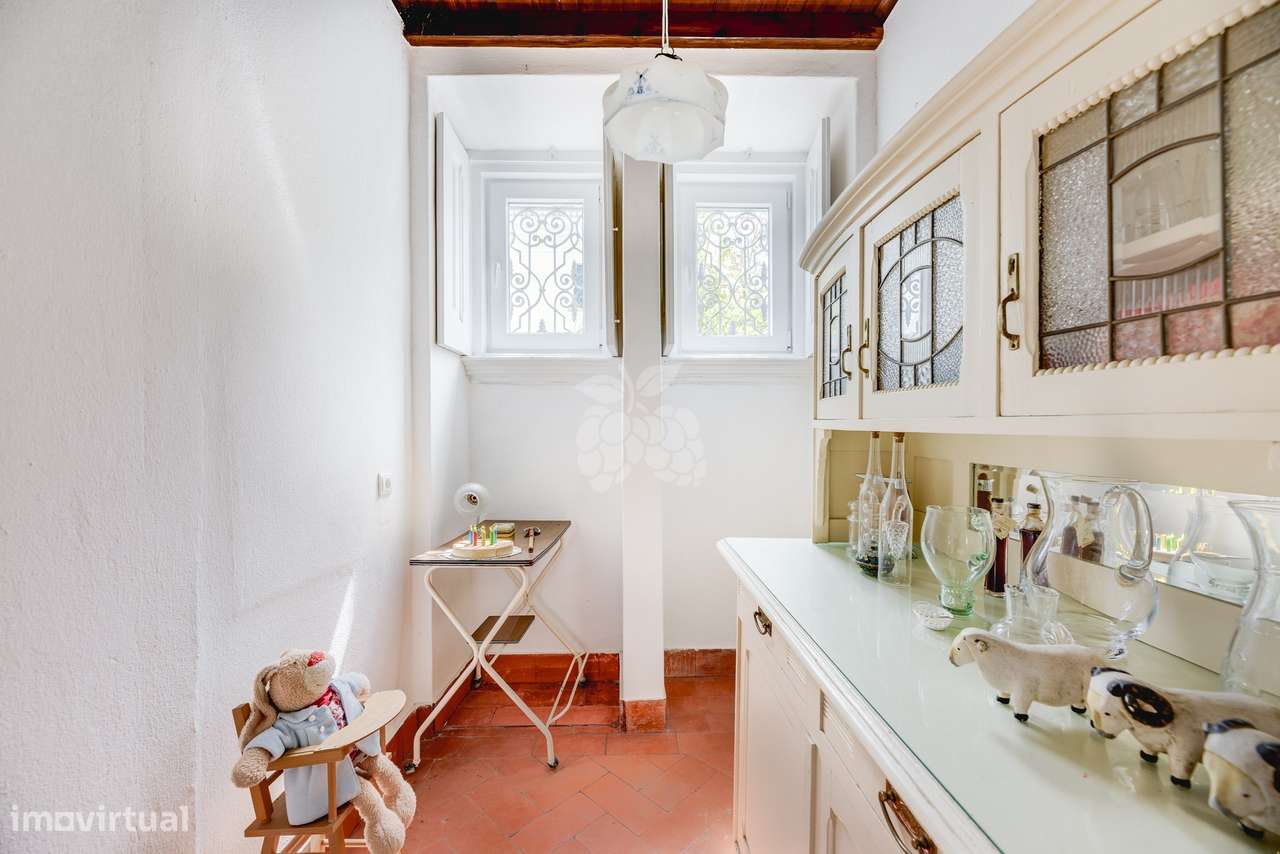 Moradia histórica T6  em Sintra com jardim, piscina e garagem-18