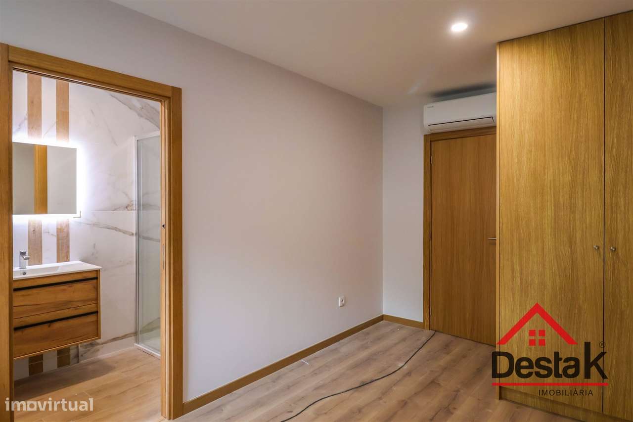 Apartamento T2 remodelado para venda em Viseu-9