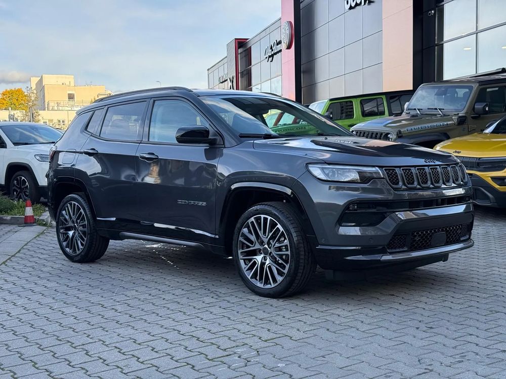 Jeep Compass E-HYBRID Summit MHEV T4 Turbo 130KM DCT7