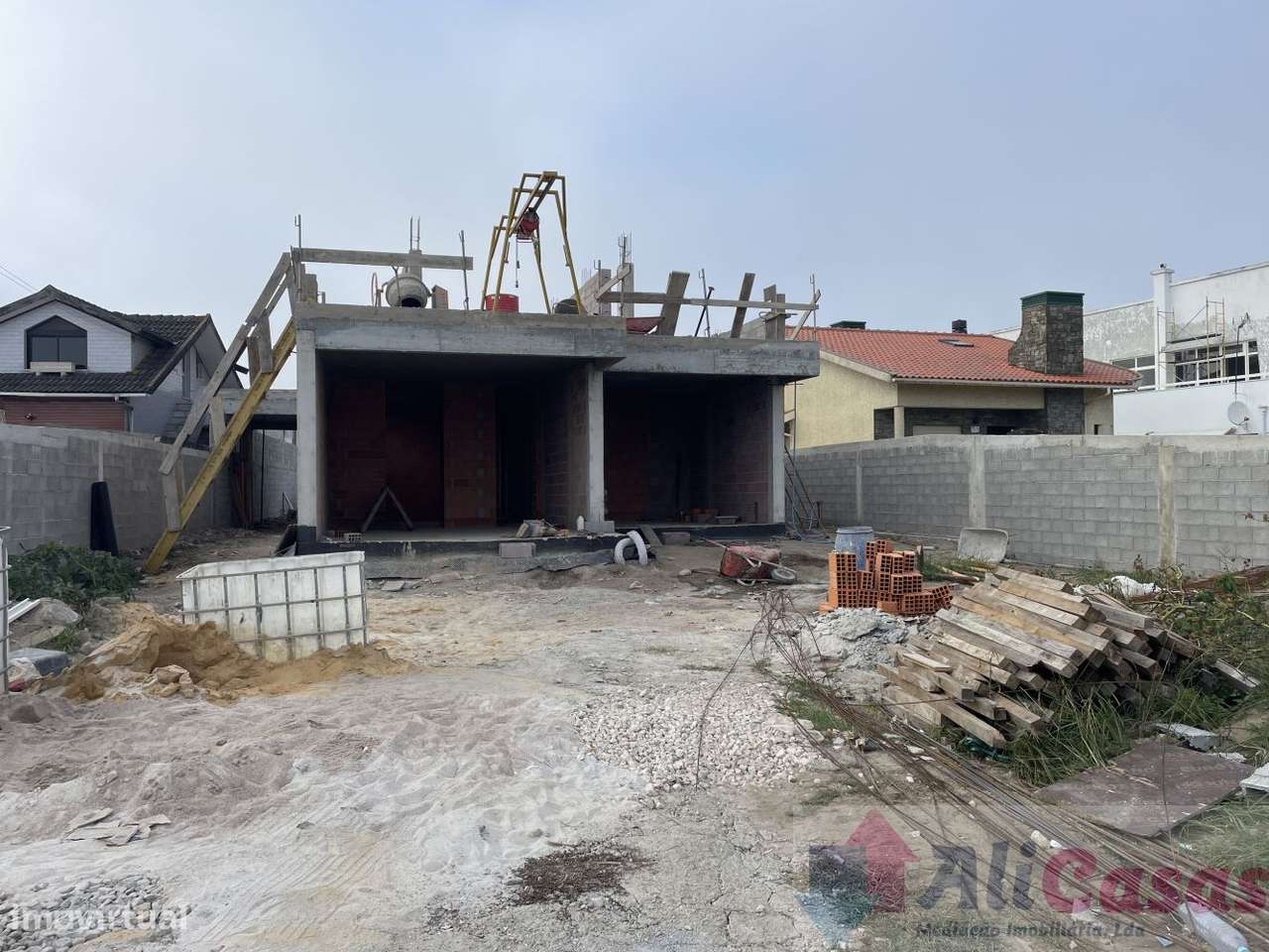 Excelente Vivenda 4 Frts C/solário Vista P/Ria-30