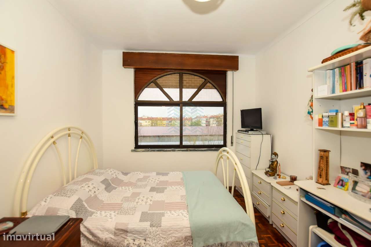 Apartamento T3 com Garagem - Entroncamento-12
