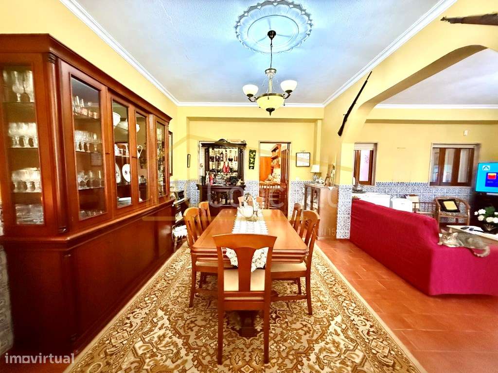 Moradia T4 - Térrea|| Centro da cidade|| | Jardim e Garagem|| - Ent... - Grande imagem: 4/35