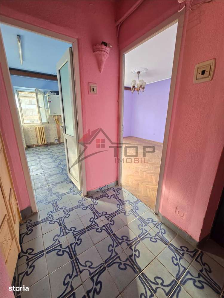 Dacia - la bulevard 2 camere decomandat, etaj intermediar, liber - Imagine principală: 5/9