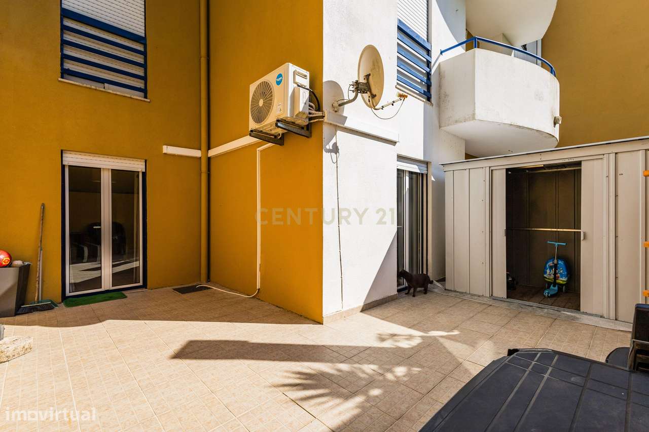 T2 na Nazaré com boas áreas e lugar de garagem-17