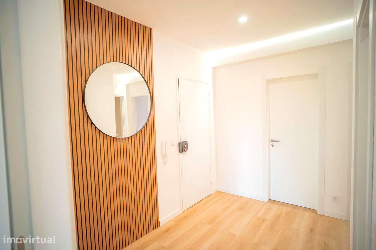 Excelente Apartamento T2 Remodelado – Paio Pires-14