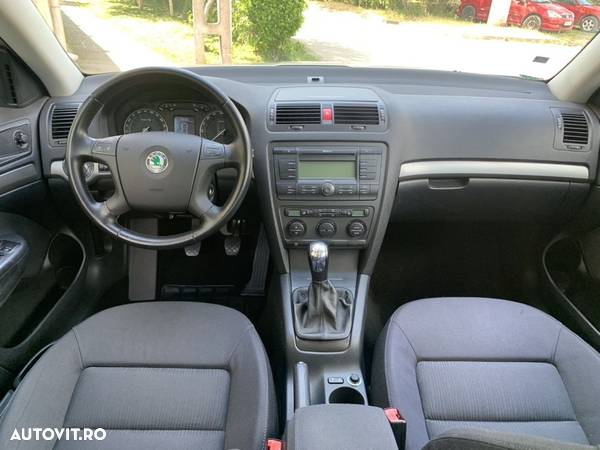 Skoda Octavia Combi 1.6 Elegance - 4