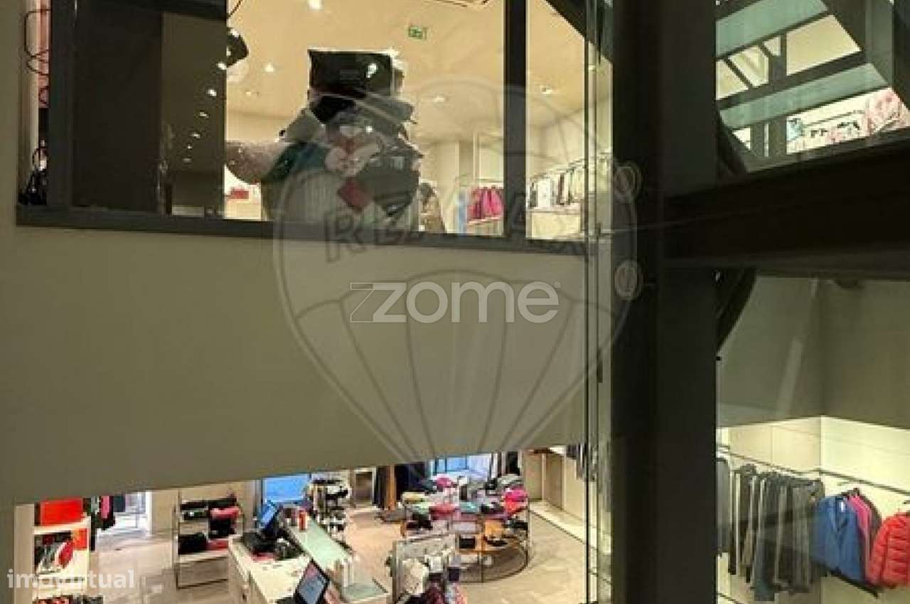 À Venda Prédio com-11