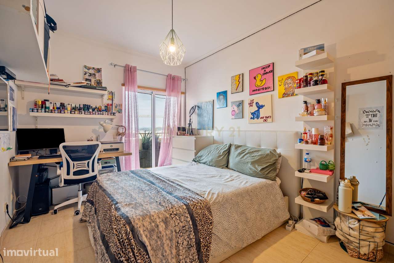 Apartamento T2 com Garagem e Piscina – Alto do Quintão, Portimão - Grande imagem: 2/24