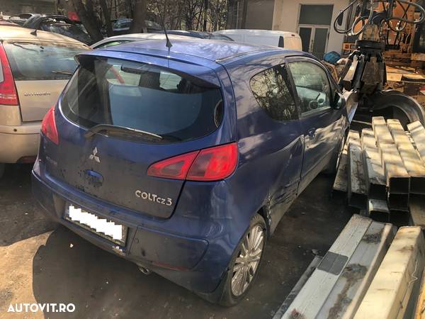 Dezmembrez Mitsubishi Colt CZ3 albastru - 3