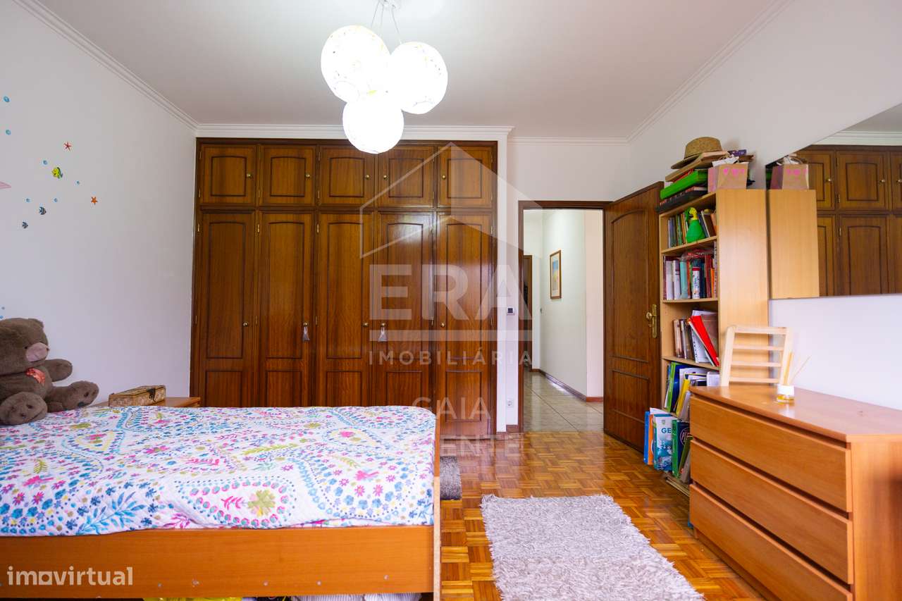 Apartamento T3 com Excelentes Áreas em Oliveira do Douro-2
