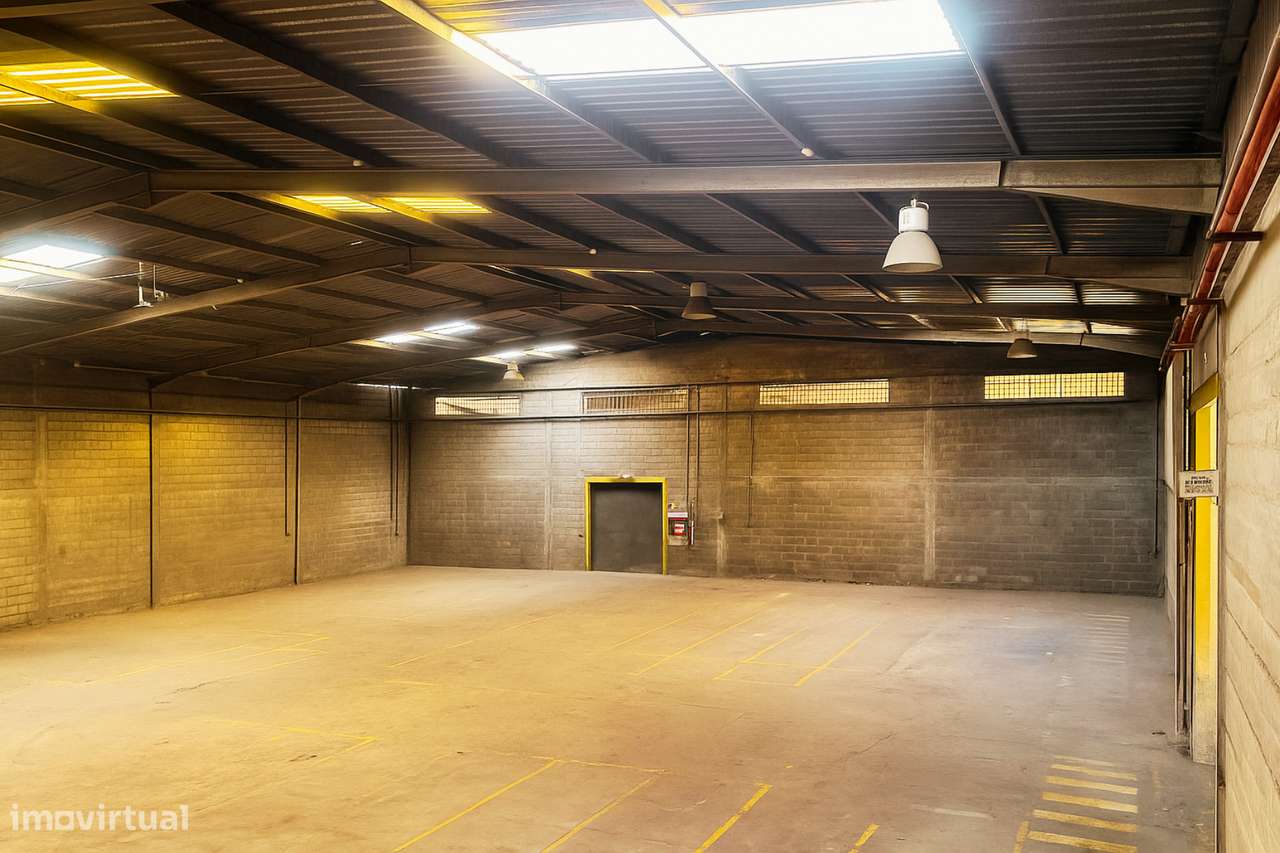 Armazém em Alféloas, Anadia-13