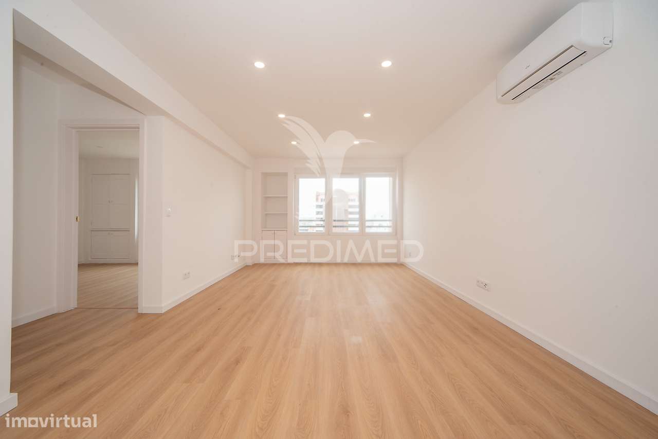 Apartamento  Lisboa T3 Avenidas Novas Edifício  Gemini remodelado - Grande imagem: 4/24