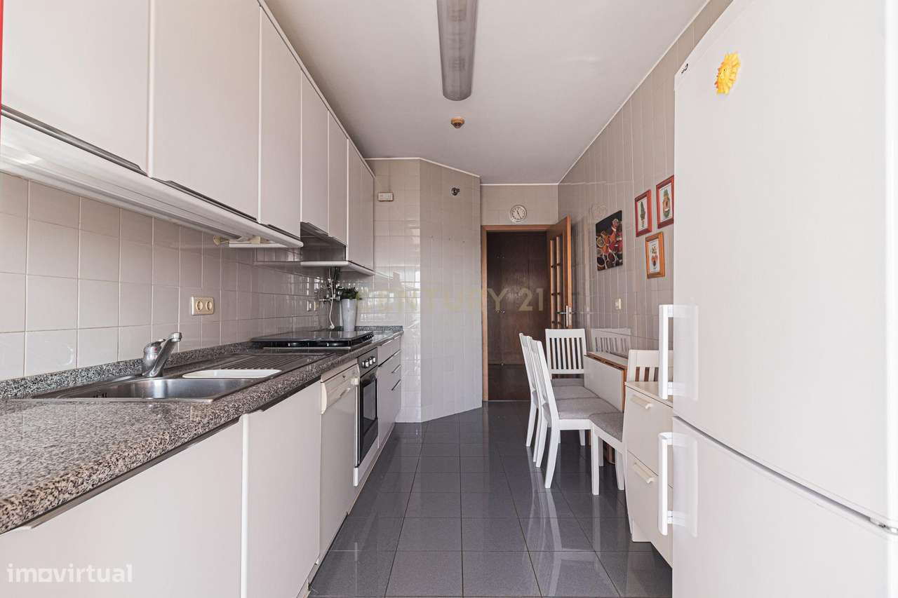 O Refúgio Perfeito em Telheiras – Luz, Conforto e Vista Desafogada - Grande imagem: 4/60