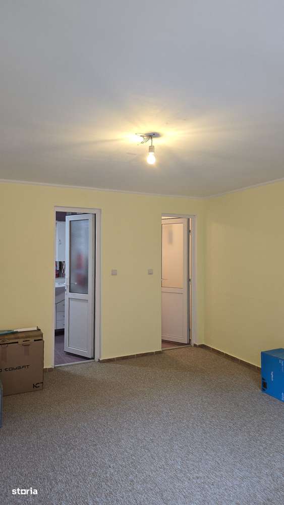 Casă cu mult teren-9