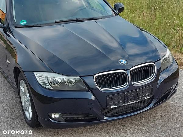 BMW Seria 3 320i Touring Edition Exclusive - 2