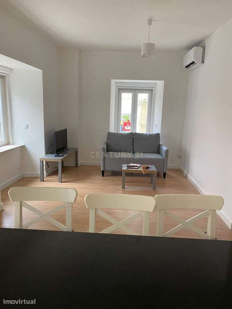 Apartamento T3 convertido em T4, totalmente remodelado, na Estrada de - Grande imagem: 5/16