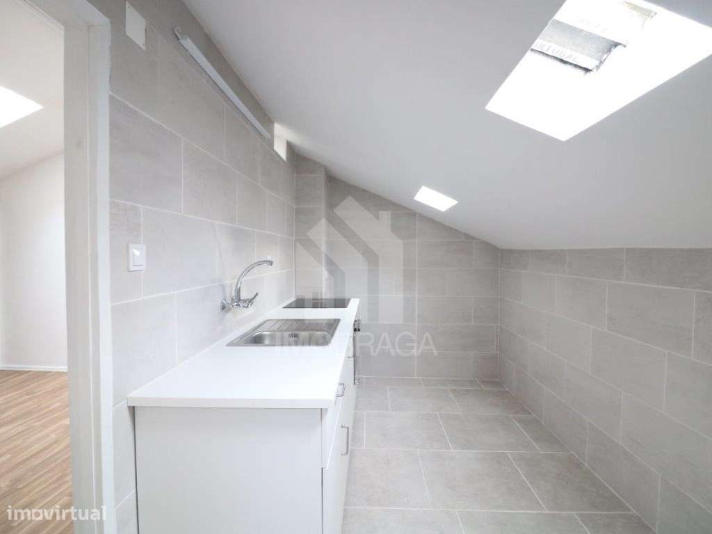 Venda Apartamento T2+1 com Sótão (transformado em T2) - São Vítor, ...-31