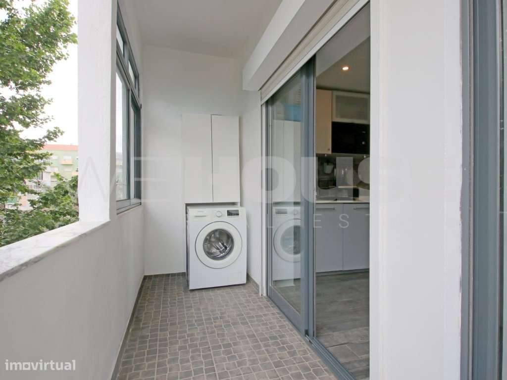 Apartamento T2 Renovado com Varanda - Excelente Localização ( Estaç...-18