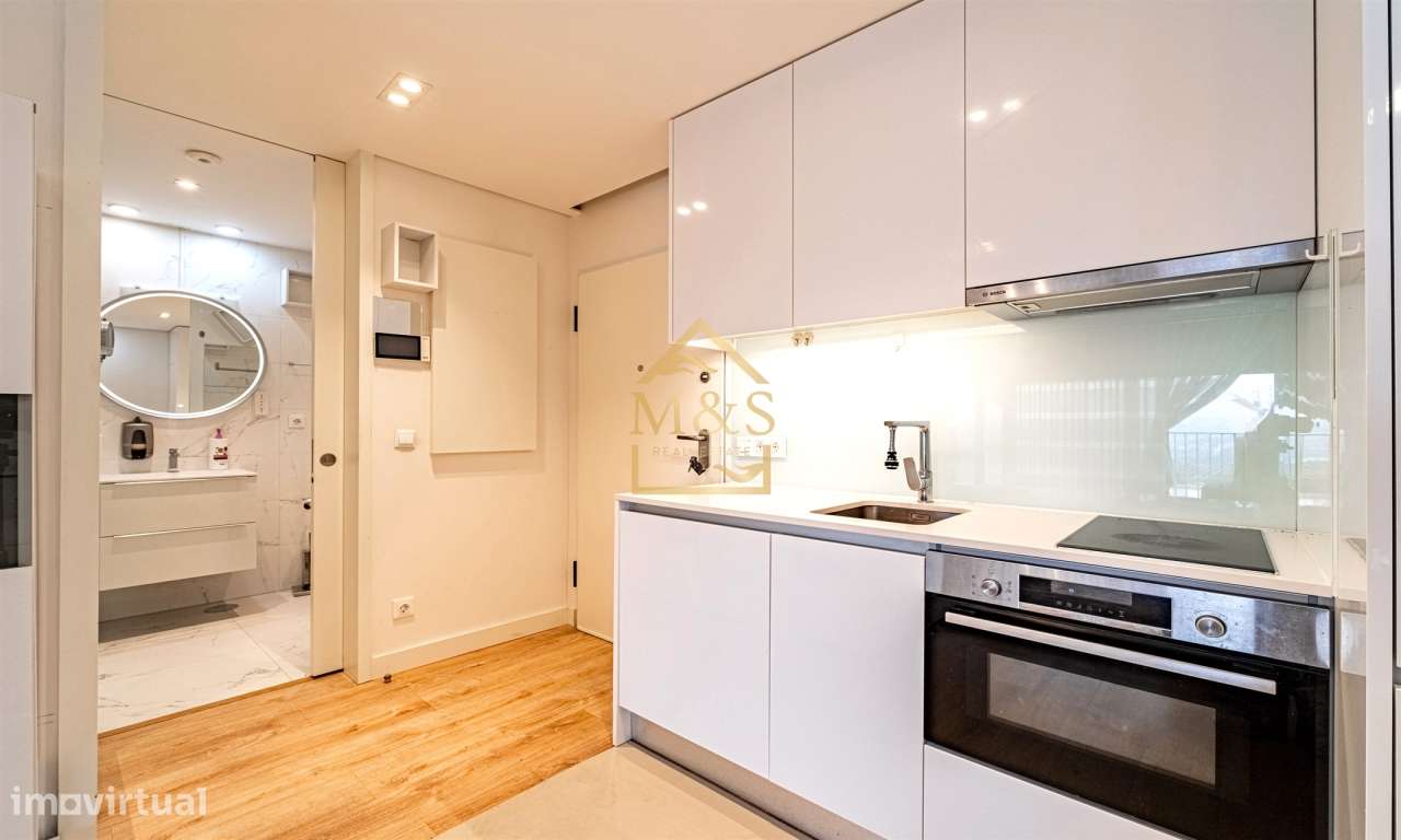 Apartamento T1 , Vistas Rio , Cond.Fechado, varanda, garagem,Antas-7