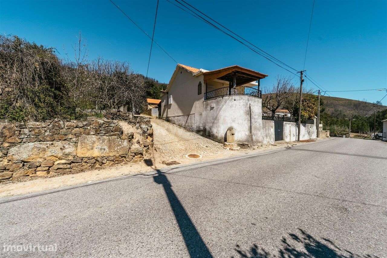 Moradia em Banda T2 / Fundão, Monte Leal - Grande imagem: 2/20