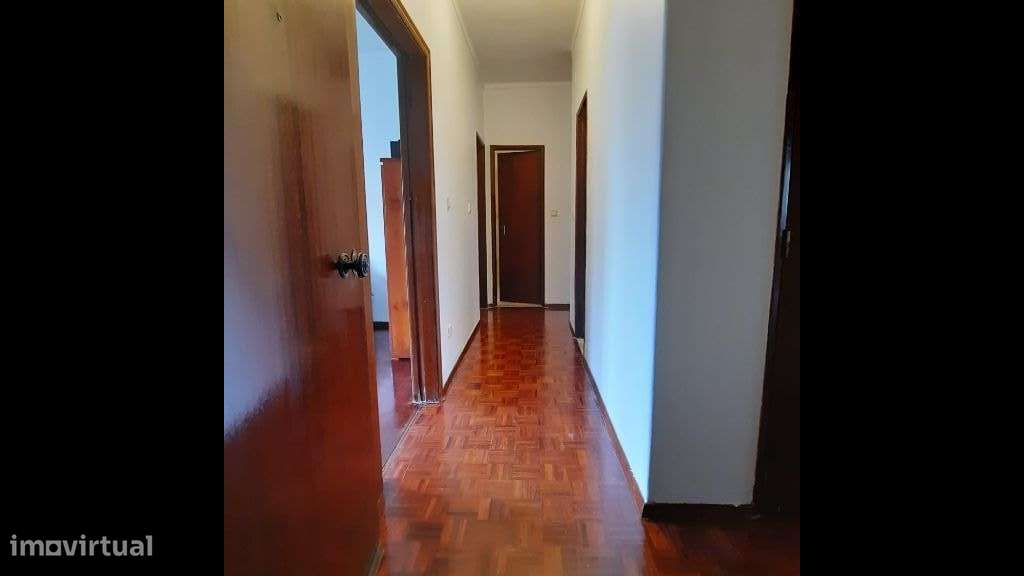 Arrenda-se quarto a senhora/rapariga - Grande imagem: 4/11