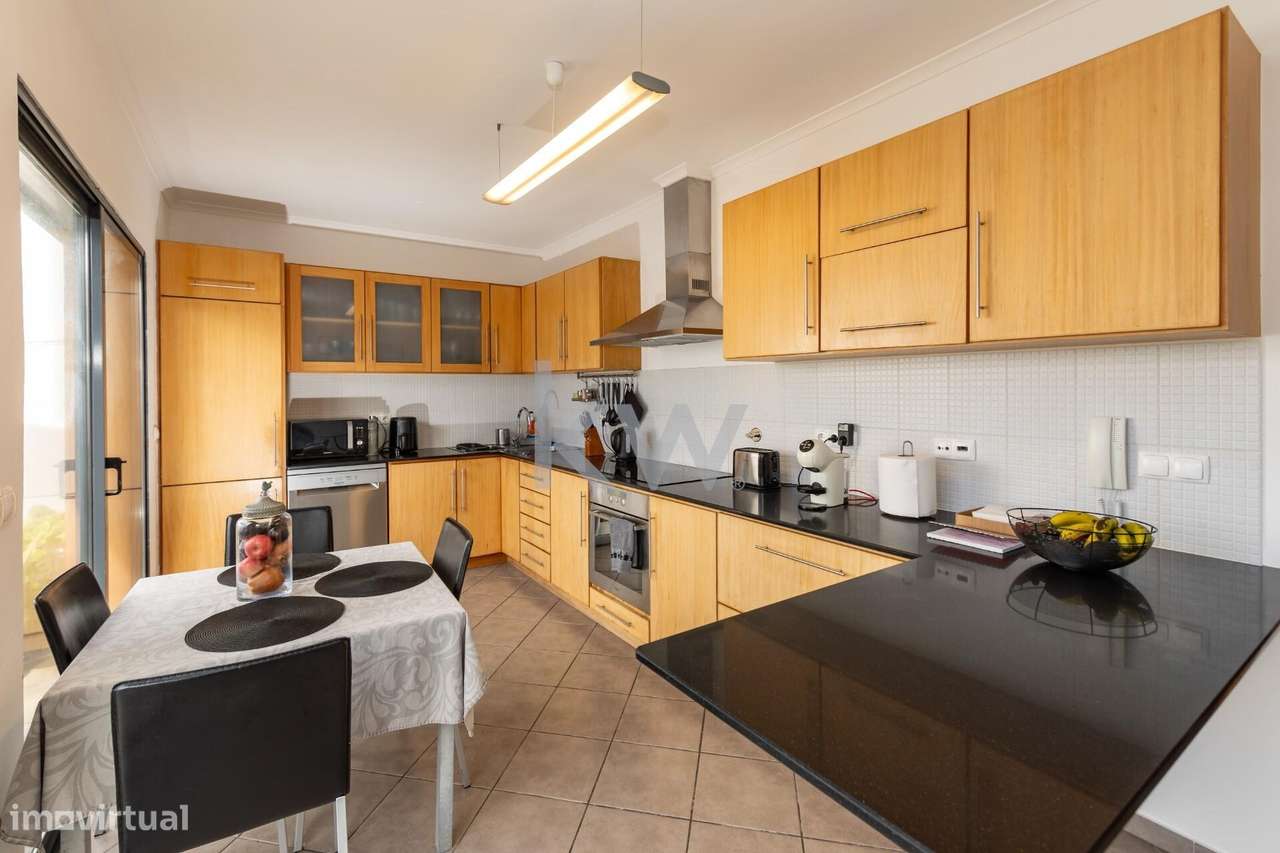 MORADIA V3+1 sita na Vila Faia, Ponta Delgada, Ilha de São Miguel - Grande imagem: 5/43