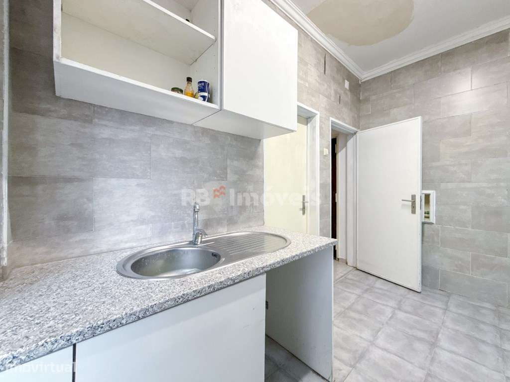 Apartamento T3 remodelado no centro de Abrantes-14