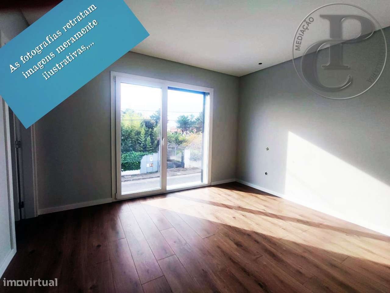 Moradia Uni-Familiar Térrea com Piscina - T4-5