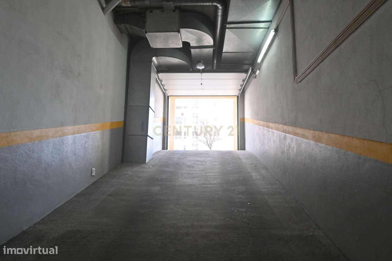 Apartamento 3 quartos, 3 WC, no centro dos Jardins da Parede, com vist-25