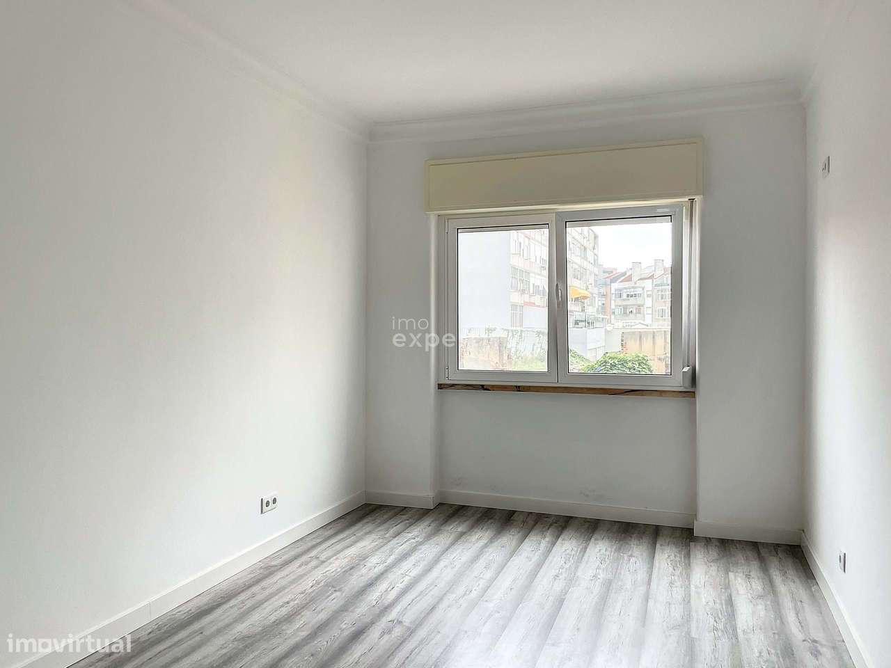 Apartamento T2 Remodelado na Ajuda, Lisboa-23