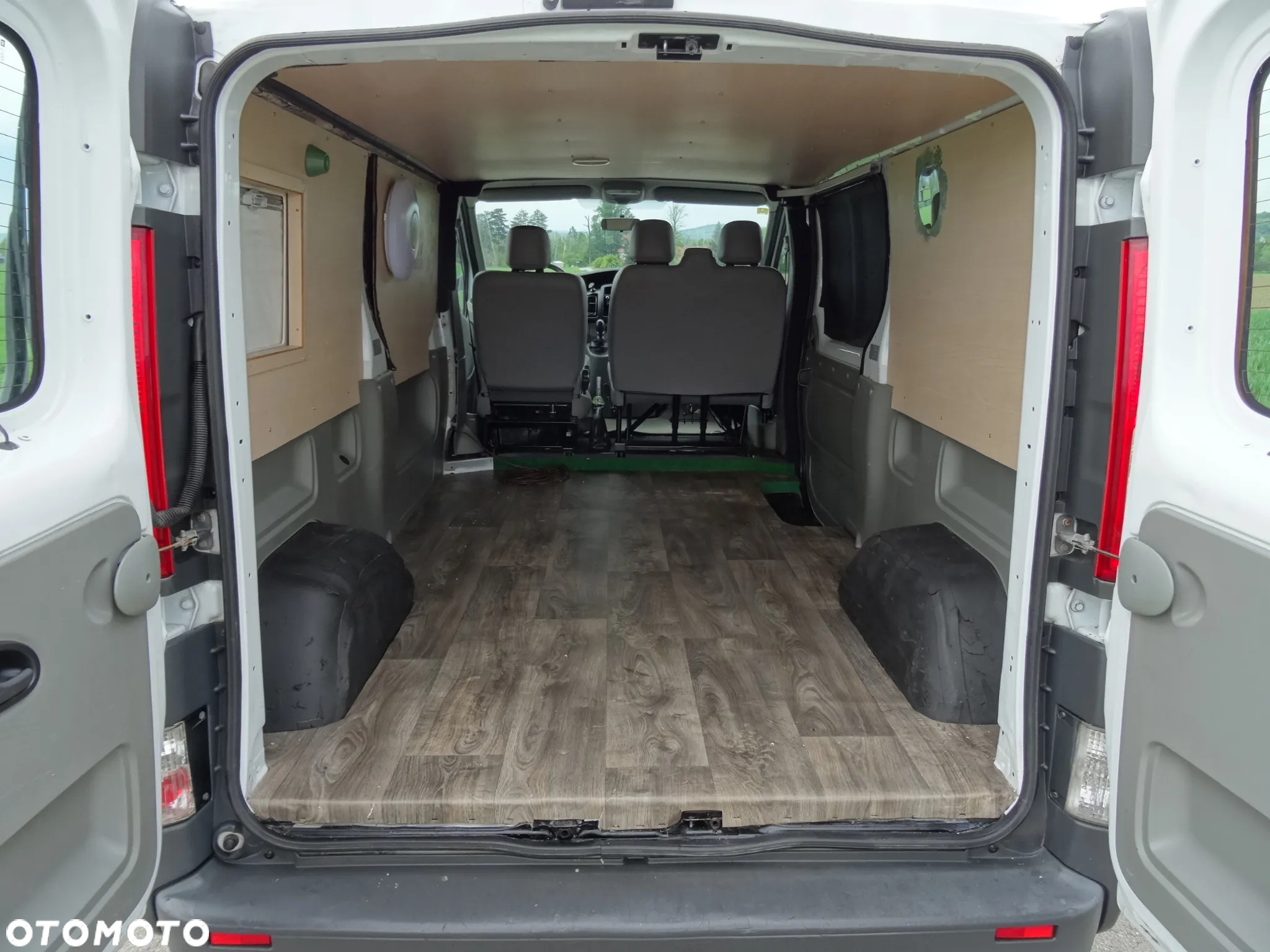 Opel Vivaro - 11