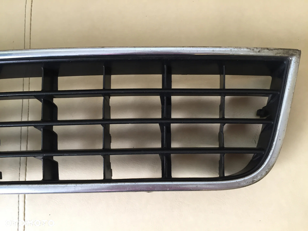 GRILL ATRAPA KRATKA ZDERZAKA PRZÓD ŚRODKOWA AUDI A6 C5 LIFT 4B0807683L - 3