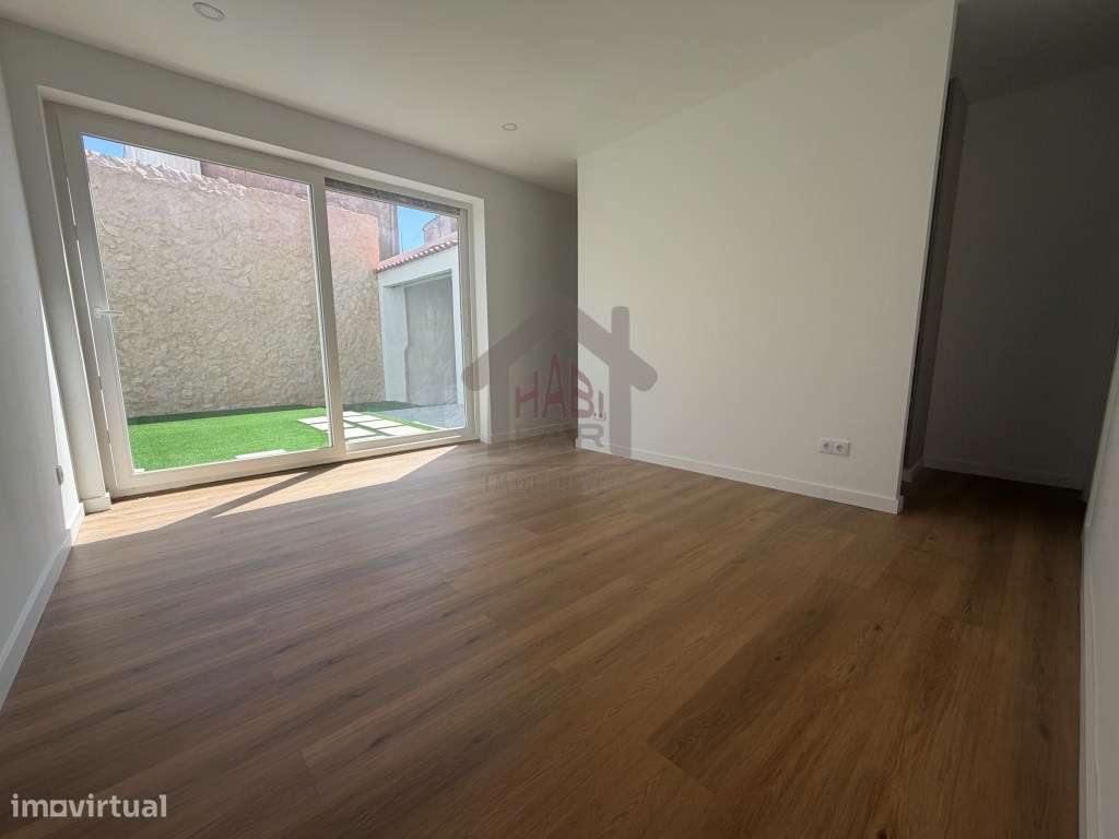 Excelente Moradia T3+1 Centro de Benavente Baixa de Preço-12