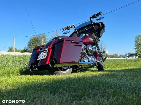 Harley-Davidson Touring Street Glide - 16