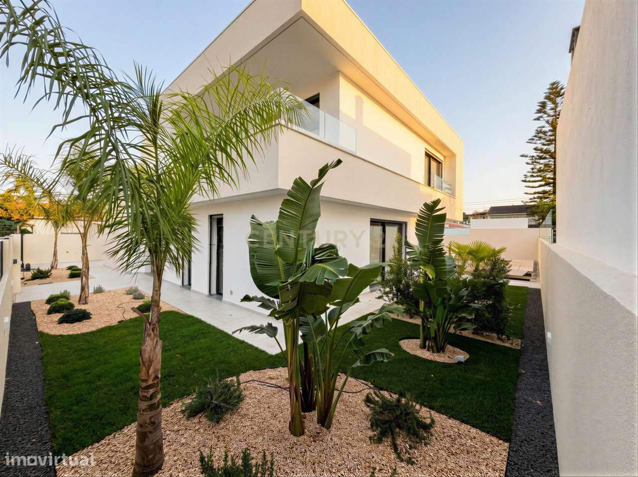 Exclusiva Moradia T4 com 4 Suites e Piscina Aquecida | Belverde - Grande imagem: 3/15