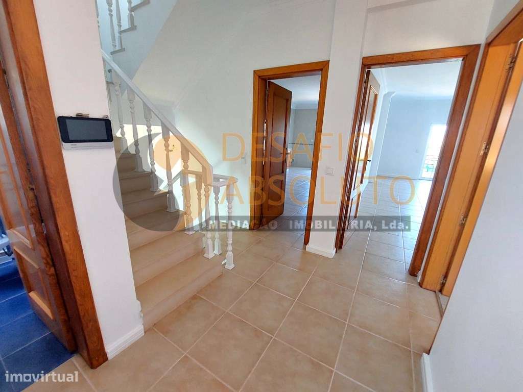 Moradia em Banda T4 c/ Piscina e Garagem. Quinta da Serralheira - S...-1