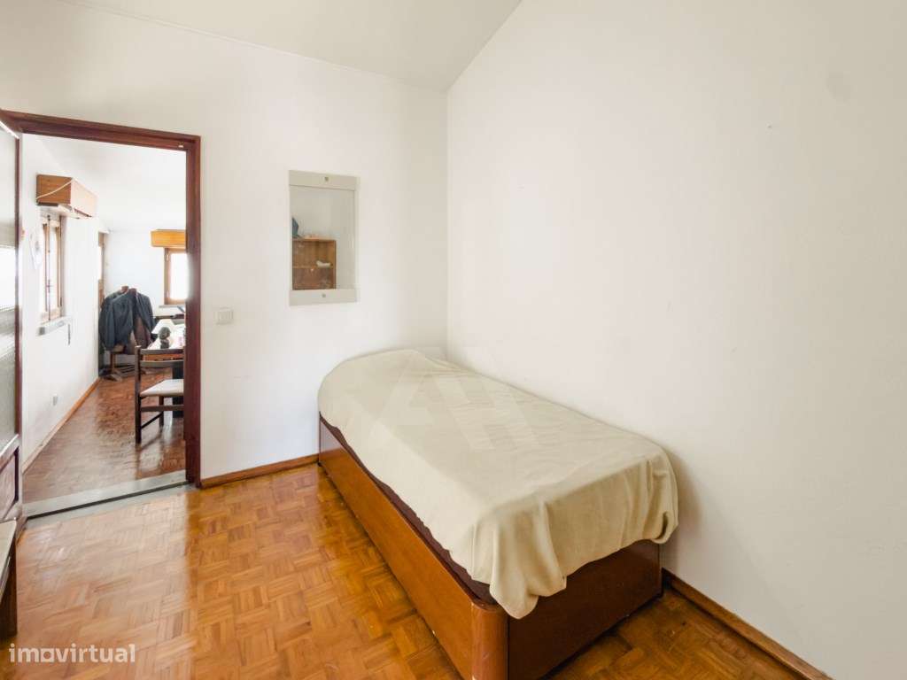 Moradia na Amoreira com Elevado Potencial de Rentabilidade-20