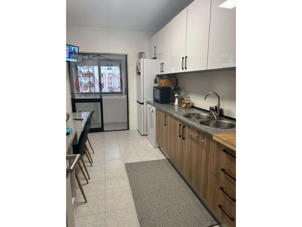 T2 Algueirão Mem- Martins, na Rua Florbela Espanca, 250.000 euros '... - Grande imagem: 5/21