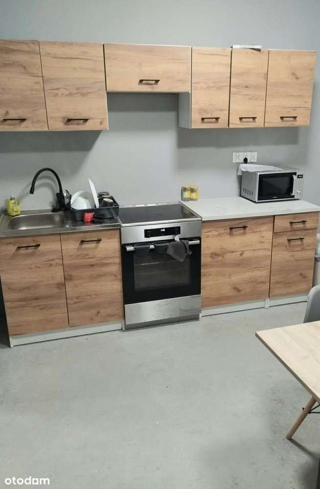 Hala produkcyjna, magazynowa w Hucie Komorowskiej.-4