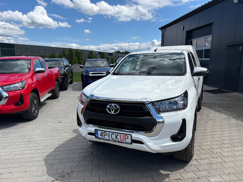 Toyota Hilux 2.4 D-4D Double Cab DLX 4x4 2023
