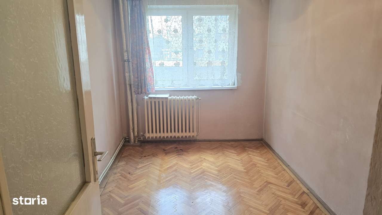 Vand apartament 2 camere decomandat in Deva, zona Gojdu, etaj 1-7