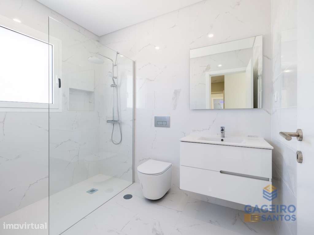 Moradia T4 com piscina, nova e pronta a habitar a 4 km da baía de S...-44