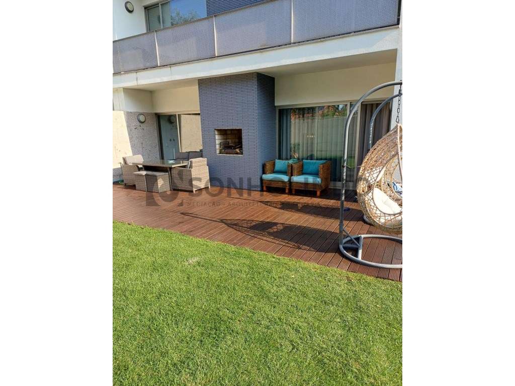 Moradia T4 com piscina de 3 frentes com excelentes áreas, tanto a n...-46