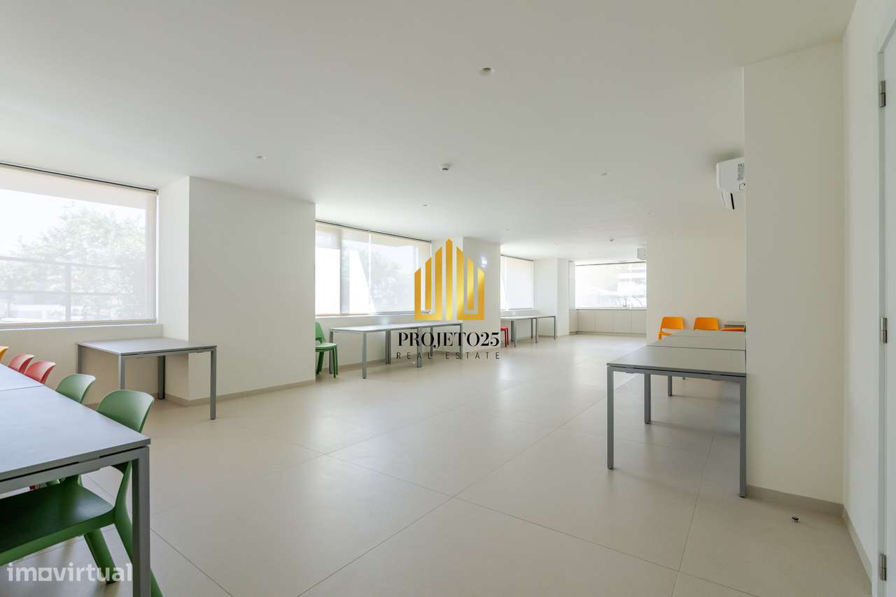 Apartamento T2, 3 Varandas Sul e Poente 13º Piso Vistas Deslumbrantes!-27